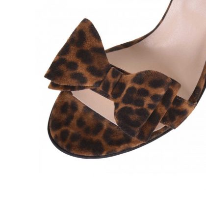 Sandale animal print din piele intoarsa cu toc jos